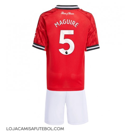 Camisa de Futebol Manchester United Harry Maguire #5 Equipamento Principal Infantil 2025-26 Manga Curta (+ Calças curtas)